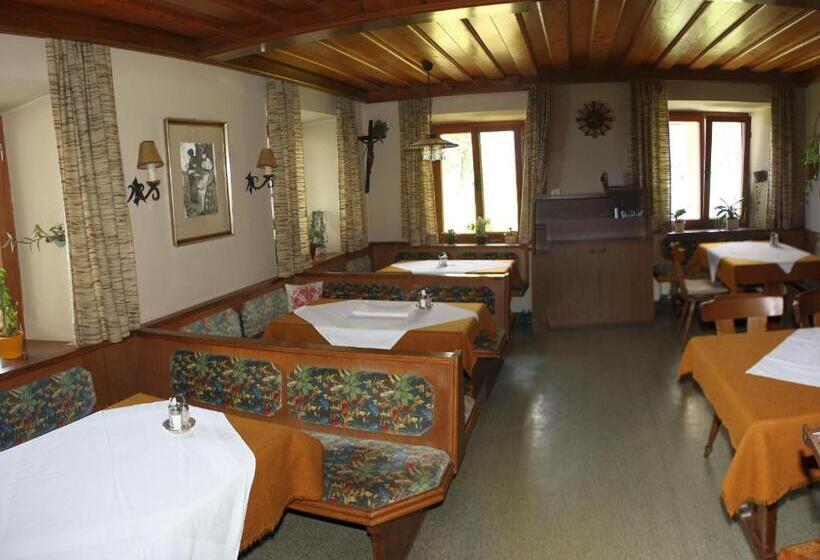 住宿加早餐  Haus Rosenauer Zimmer & Ferienwohnungen