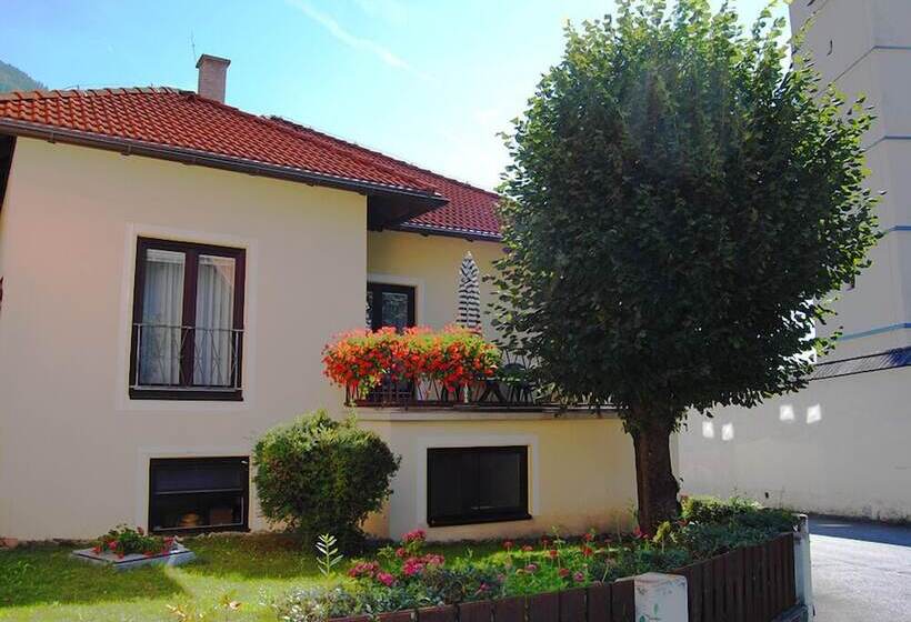 مبيت وإفطار Frühstückspension Kirchenwirt