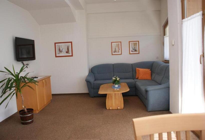 בית מלון כפרי Garni Jennewein