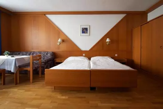 Pension Goldenes Dachl Gasthof