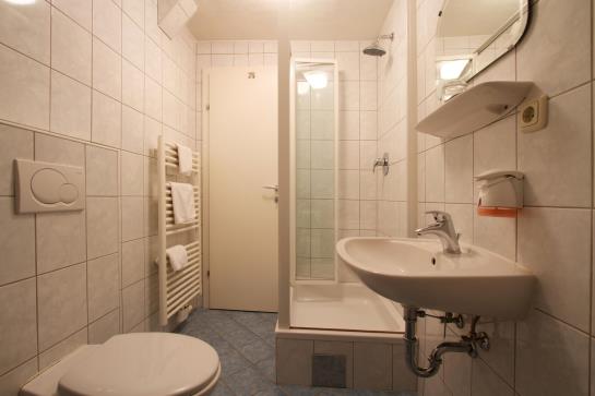 膳宿费 Goldenes Dachl Gasthof