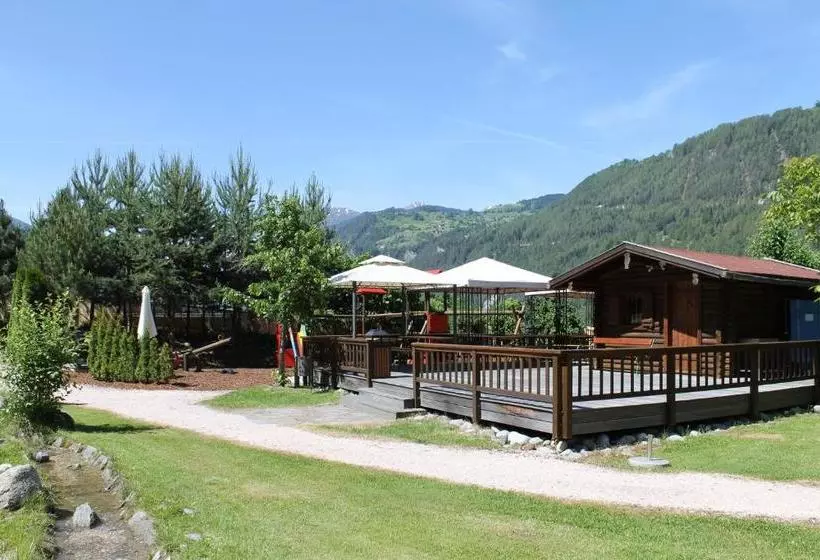 Отель Mozartvital