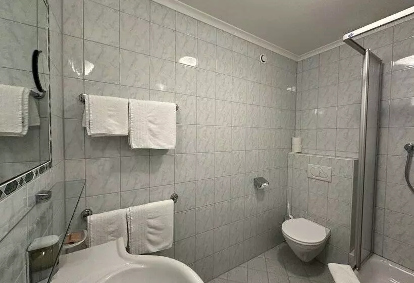 בית מלון כפרי Resort Schrofenblick