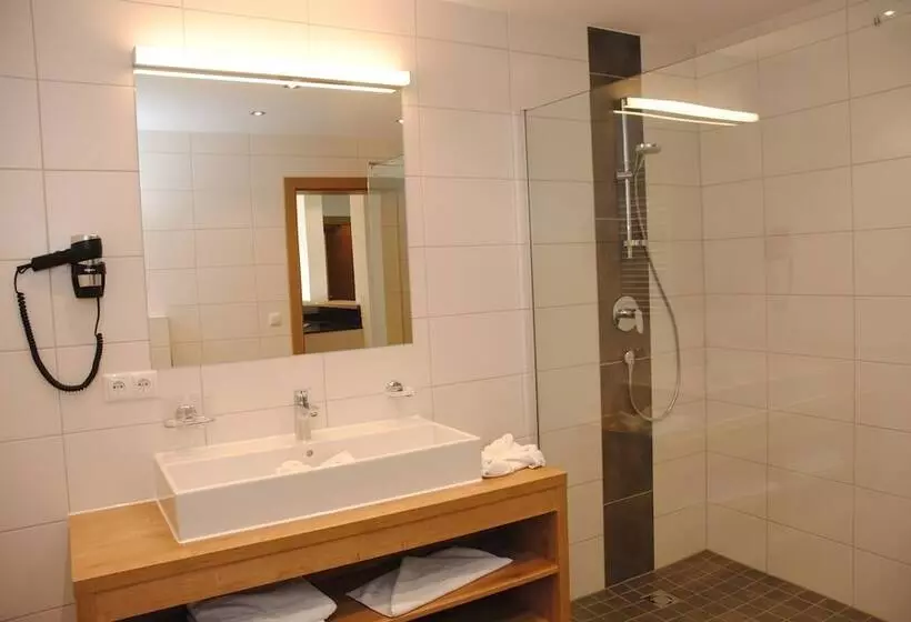 בית מלון כפרי Resort Schrofenblick