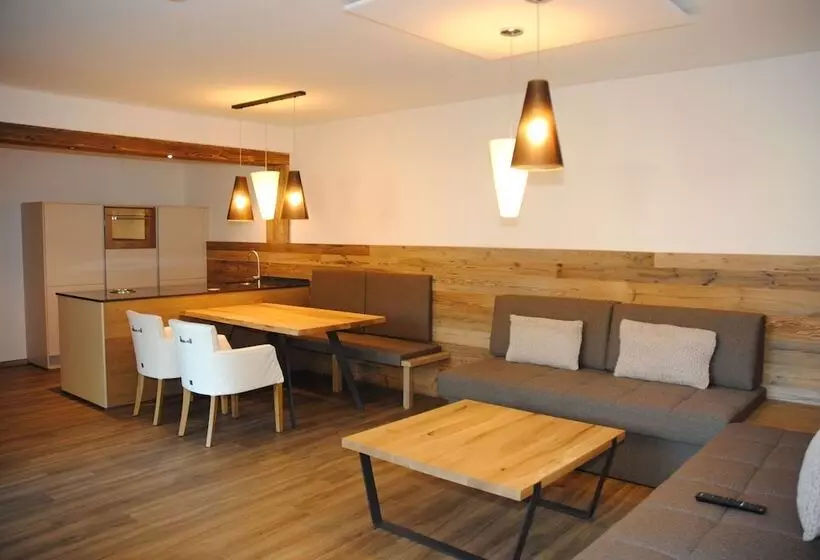 בית מלון כפרי Resort Schrofenblick