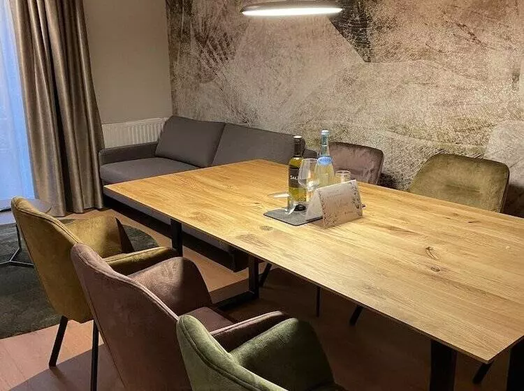 בית מלון כפרי Resort Schrofenblick