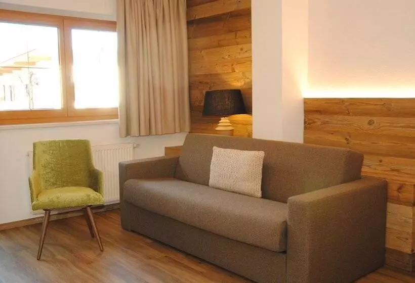 בית מלון כפרי Resort Schrofenblick