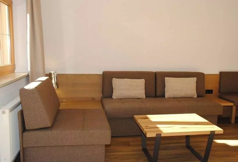 בית מלון כפרי Resort Schrofenblick