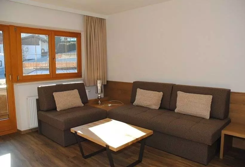 בית מלון כפרי Resort Schrofenblick