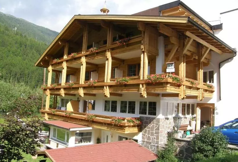 בית מלון כפרי Sportalm