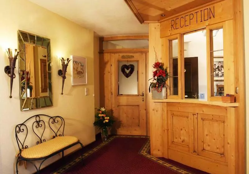 בית מלון כפרי Sportalm