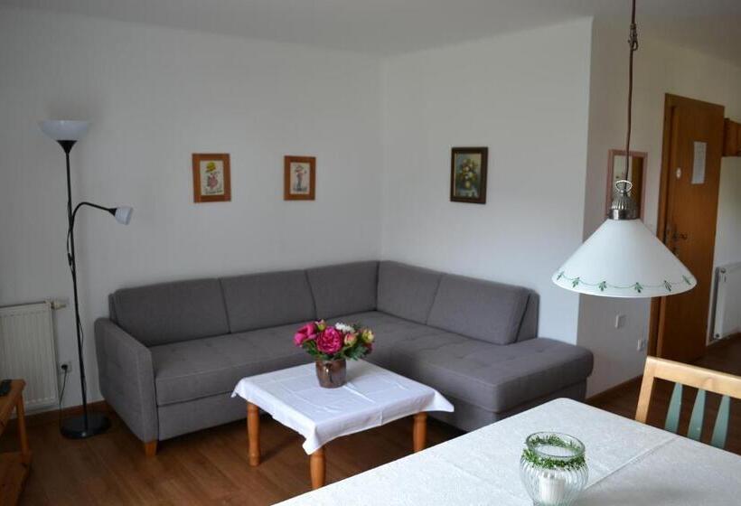 ベッドアンドブレックファースト Appartements Ferienwohnungen Alpenblick