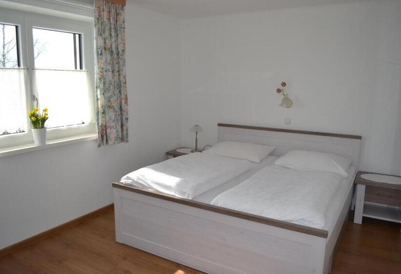 ベッドアンドブレックファースト Appartements Ferienwohnungen Alpenblick