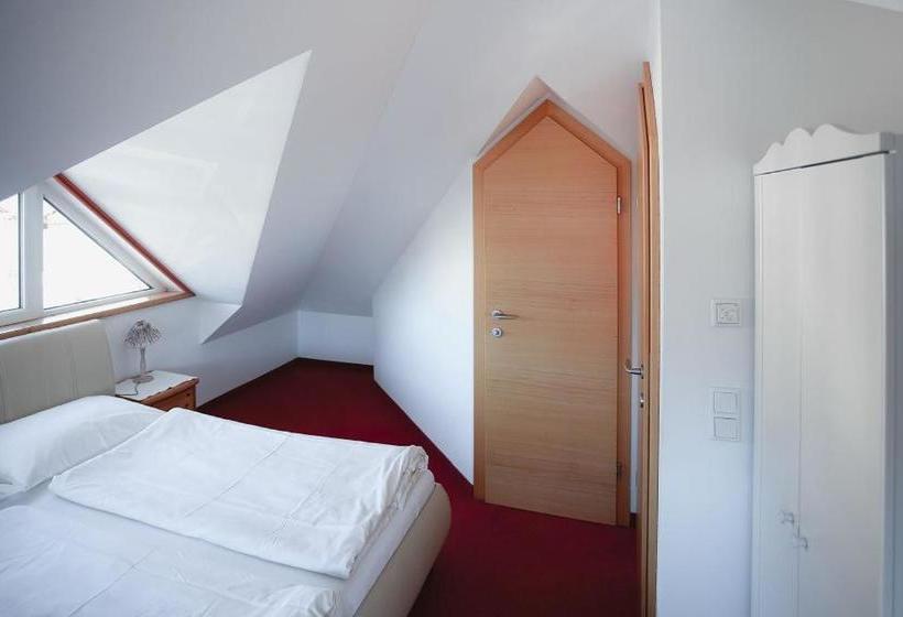 ベッドアンドブレックファースト Appartements Ferienwohnungen Alpenblick