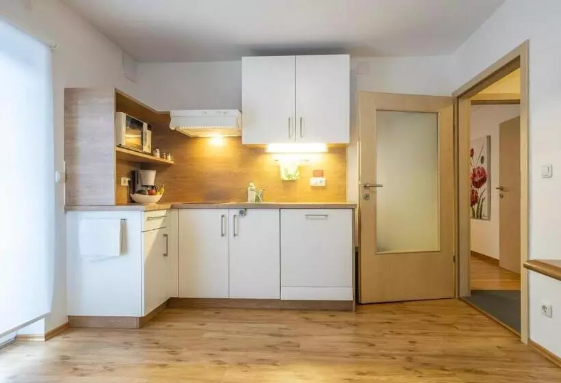 住宿加早餐 Pension Falkensteiner