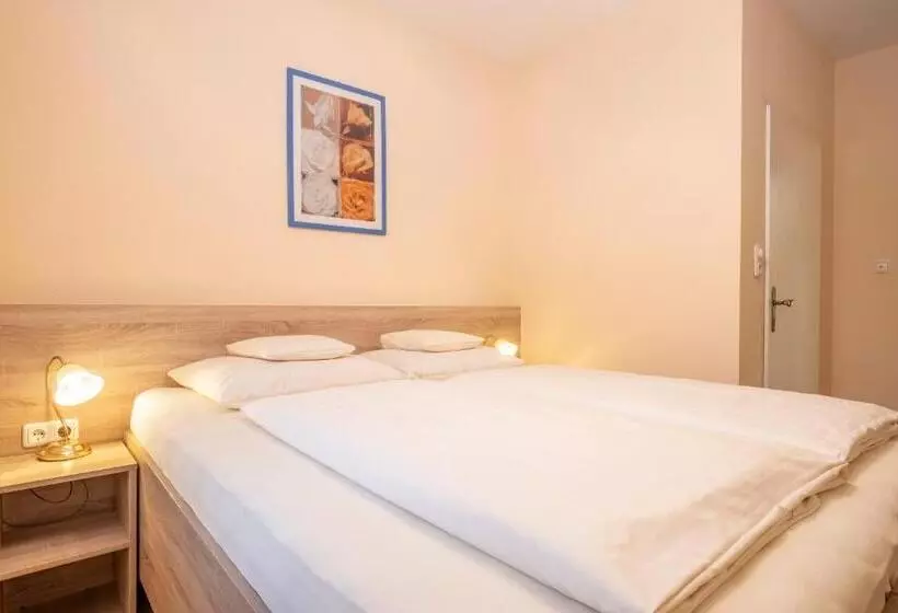 住宿加早餐 Pension Falkensteiner