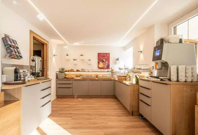 住宿加早餐 Pension Falkensteiner