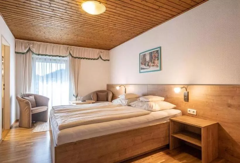 住宿加早餐 Pension Falkensteiner