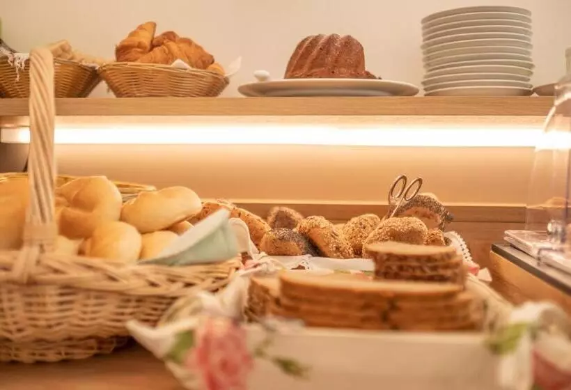 住宿加早餐 Pension Falkensteiner