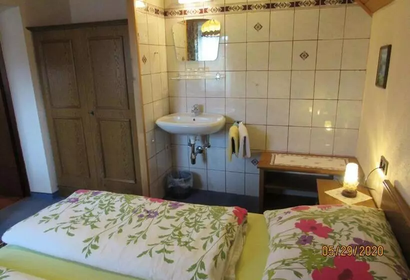 ベッドアンドブレックファースト Villa Löcker