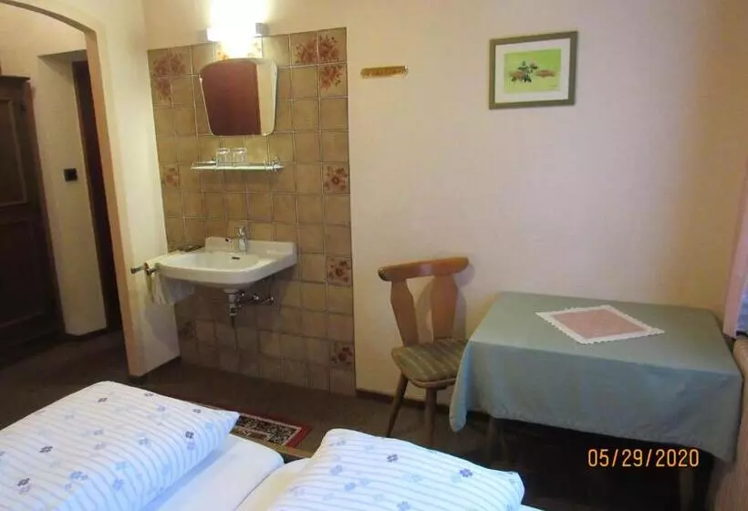 ベッドアンドブレックファースト Villa Löcker