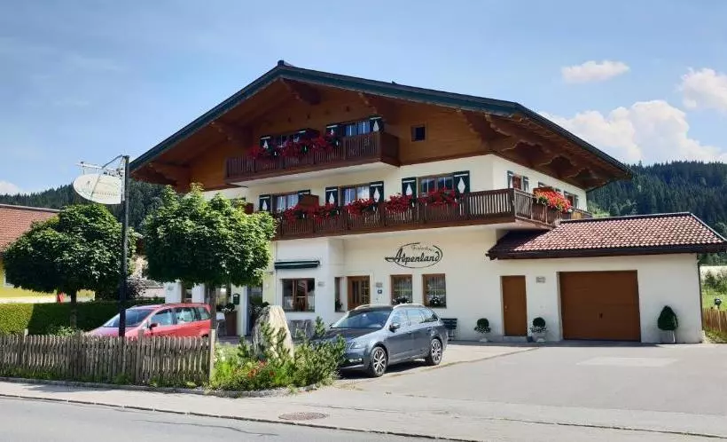 בית מלון כפרי Alpenland