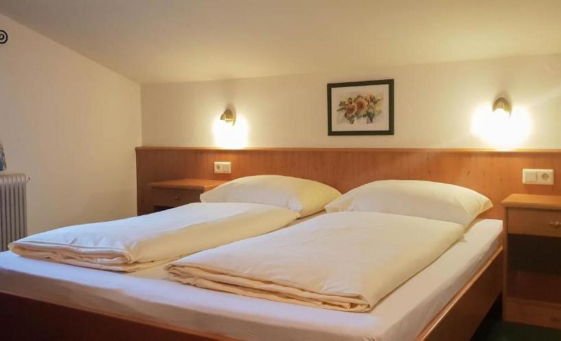 בית מלון כפרי Alpenland