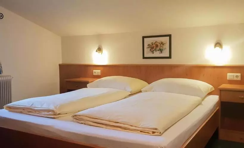 בית מלון כפרי Alpenland