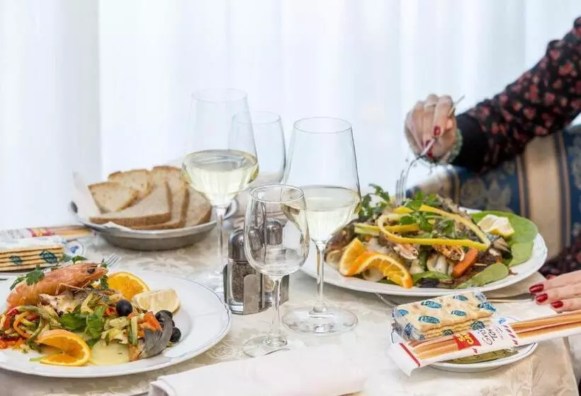 ホテル Ambassador