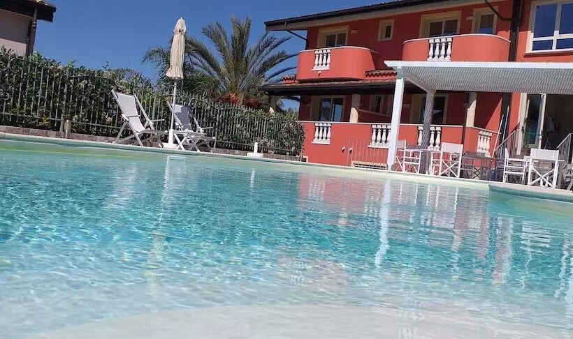 בית מלון כפרי Borgo Di Santa Barbara