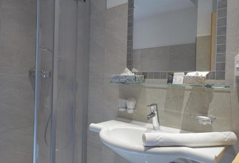 ホテル Garni Burger