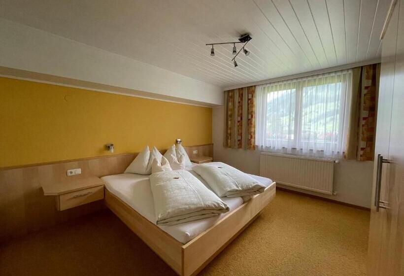 ホテル Garni Burger