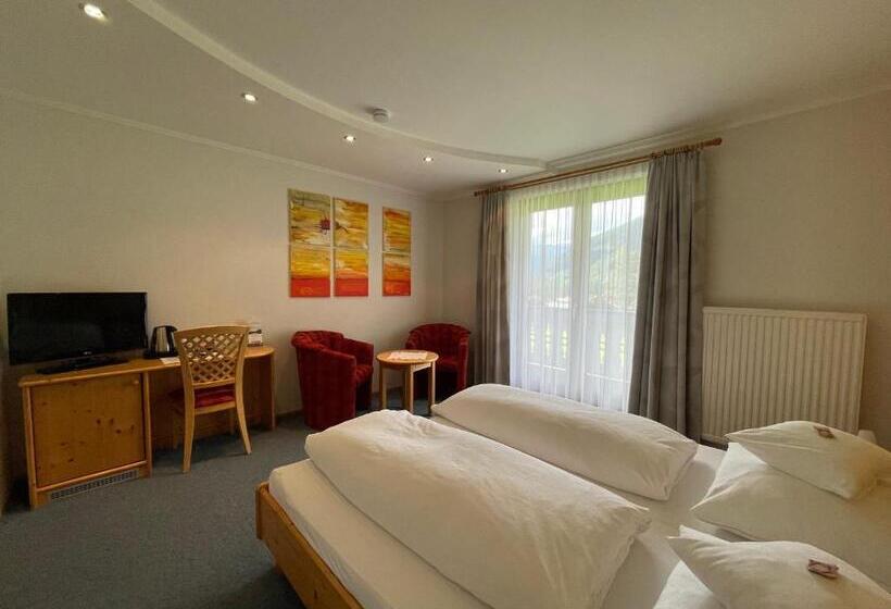 ホテル Garni Burger