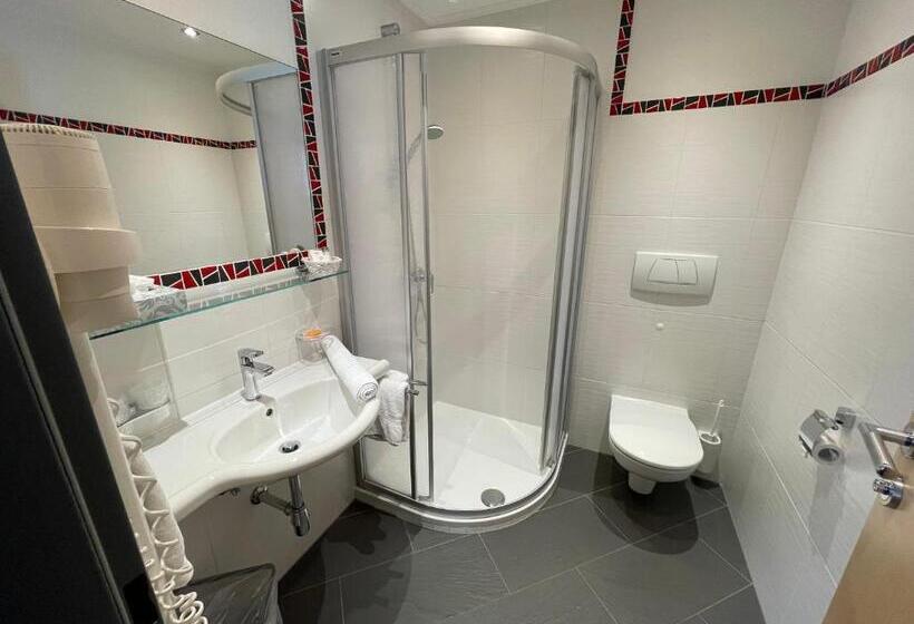 ホテル Garni Burger