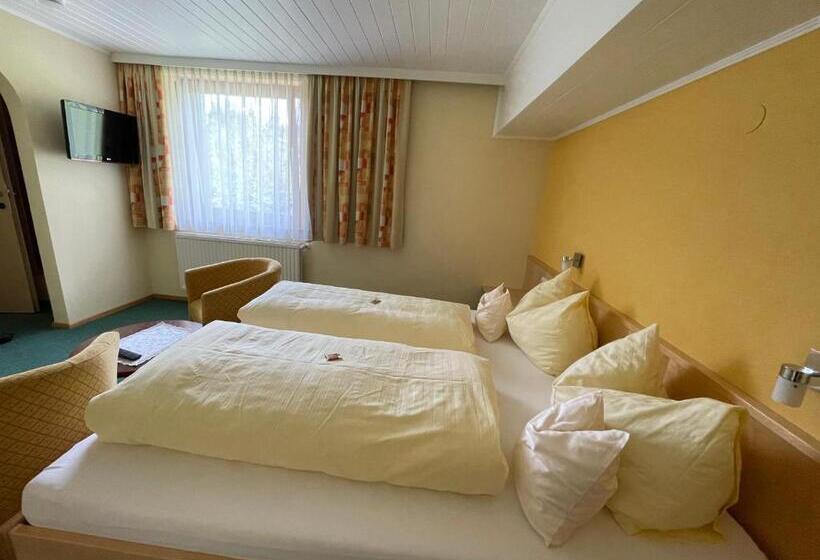 ホテル Garni Burger