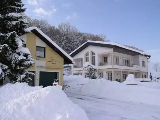 ベッドアンドブレックファースト Haus Giessauf Pension