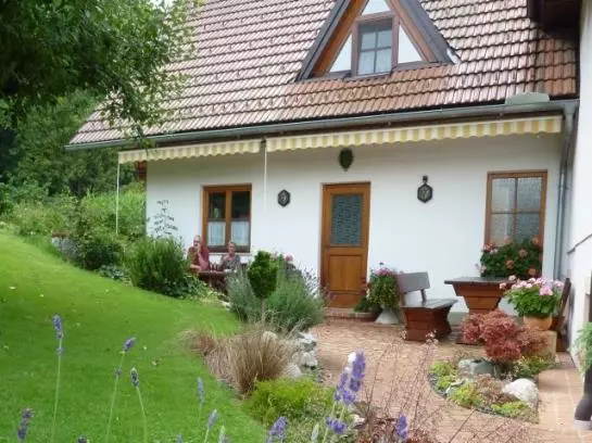 ベッドアンドブレックファースト Haus Giessauf Pension