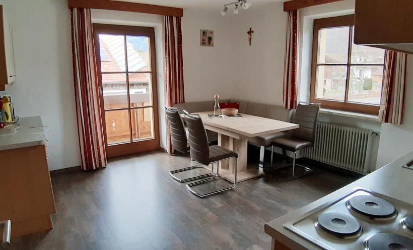 ホテル Haus Krismer