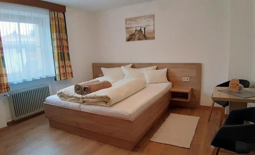 ホテル Haus Krismer