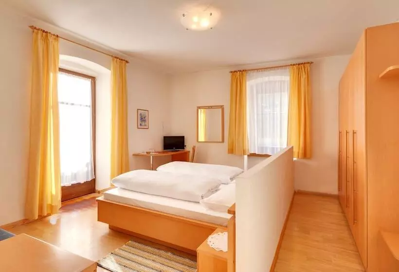 ホテル Restaurant Schaurhof