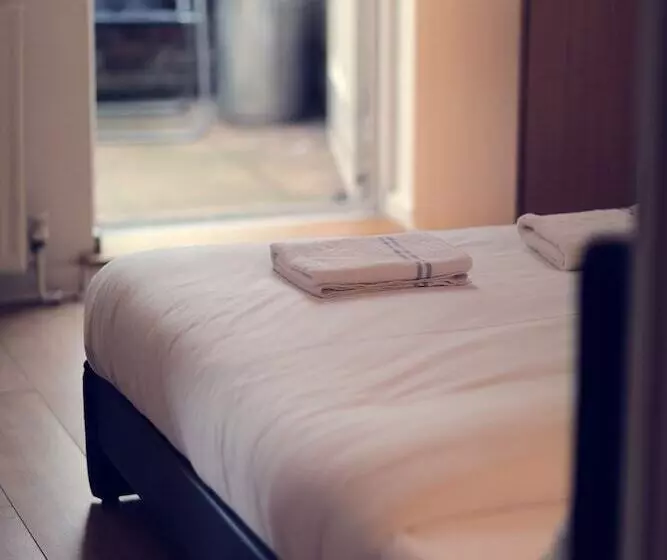 Camden Road Apartments