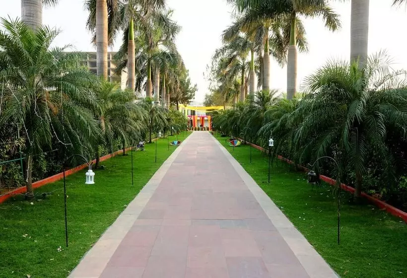 酒店 Aapno Ghar Resort & Amusement Park