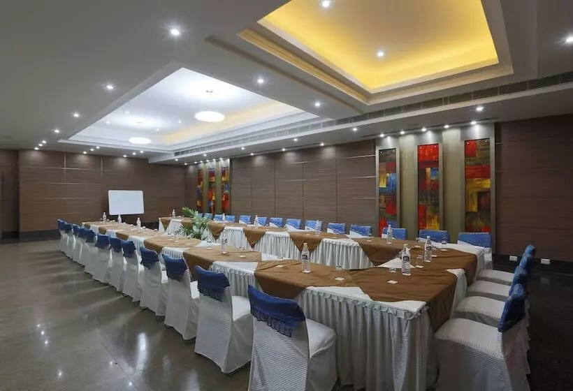 酒店 Aapno Ghar Resort & Amusement Park