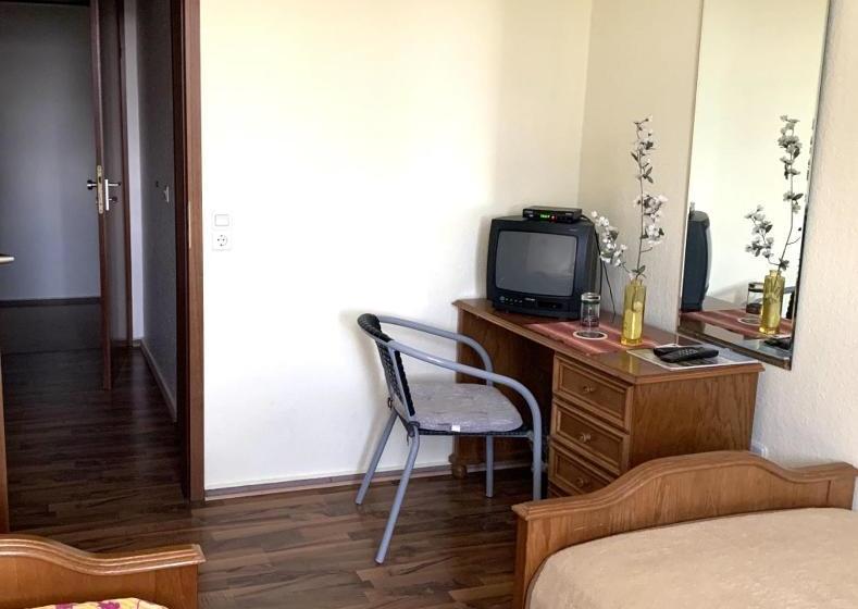 Besotel Mettmann Schicke Fewo Oder Apartments Nähe Golfplatz Gruiten Und Neandertal Mit Glasfaser Wl