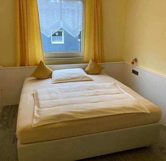 Besotel Mettmann Schicke Fewo Oder Apartments Nähe Golfplatz Gruiten Und Neandertal Mit Glasfaser Wl