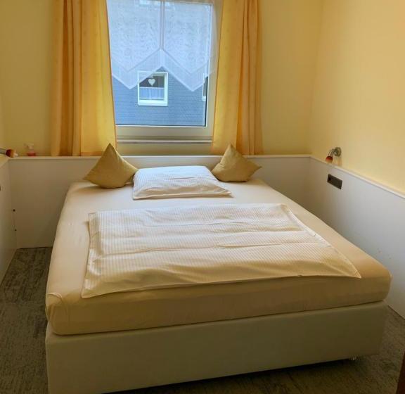 Besotel Mettmann Schicke Fewo Oder Apartments Nähe Golfplatz Gruiten Und Neandertal Mit Glasfaser Wl