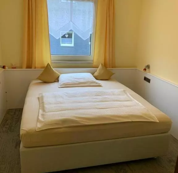 Besotel Mettmann Schicke Fewo Oder Apartments Nähe Golfplatz Gruiten Und Neandertal Mit Glasfaser Wl