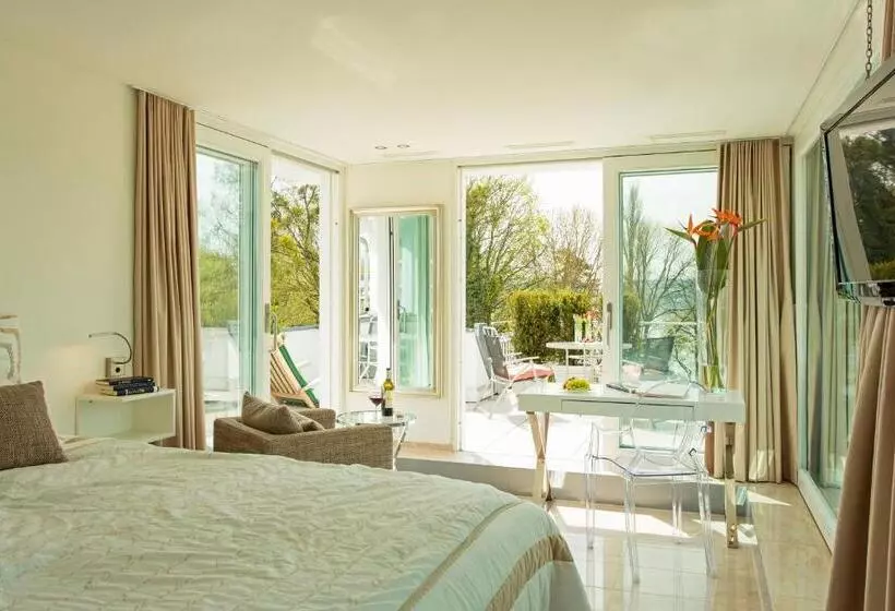 ホテル Artvilla Am See   Buchbar Bis 31 Juni 2024