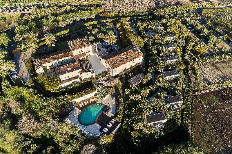 فندق Donna Carmela Resort & Lodges