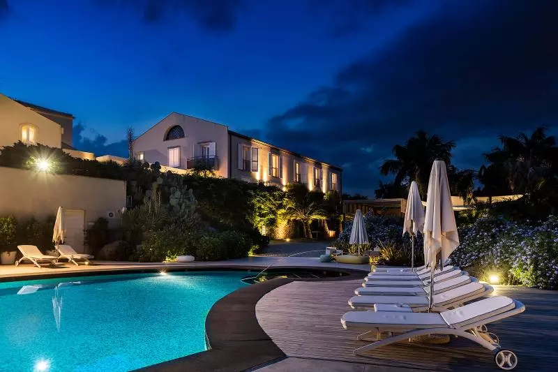 ホテル Donna Carmela Resort & Lodges